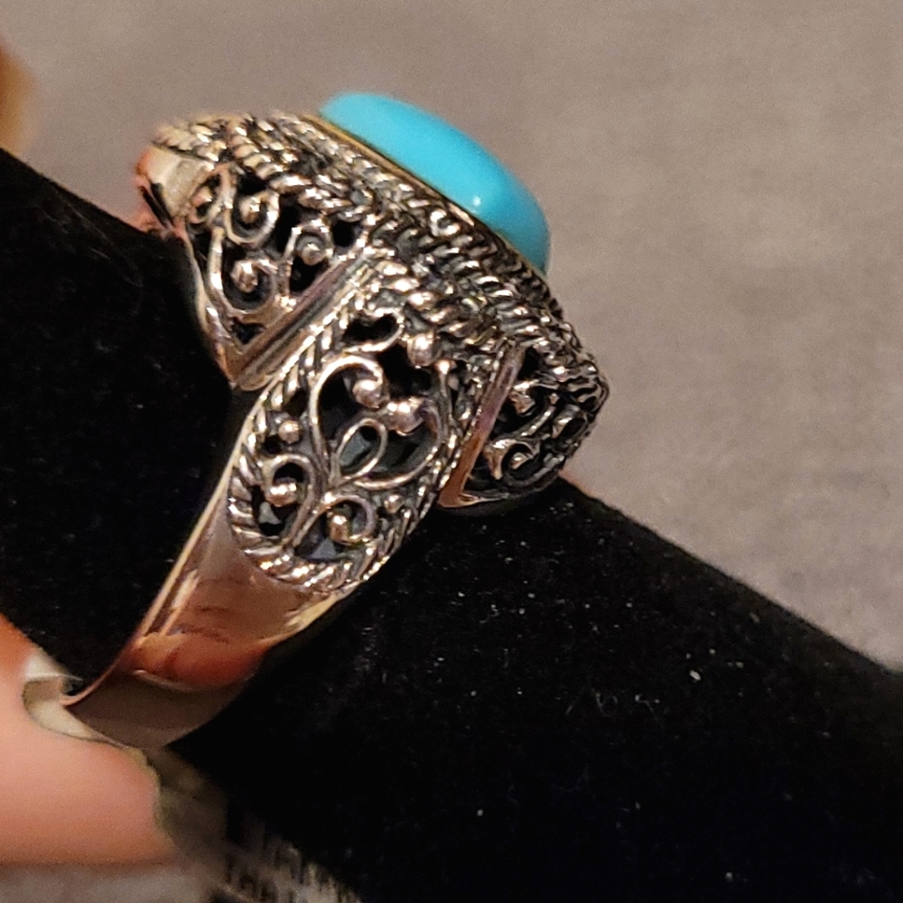 Beautiful Turquoise Ring - Picture 2 of 11